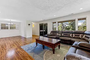 410 Golf View Condo Ln, Hendersonville, NC 28739 - Photo 4