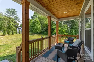 17 Baxter Woods Ln, Candler, NC 28715 - Photo 4