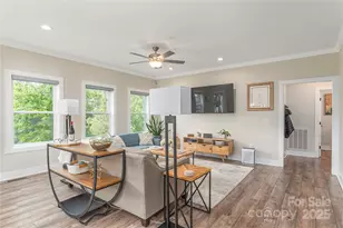 17 Baxter Woods Ln, Candler, NC 28715 - Photo 8