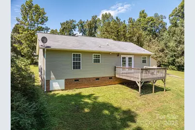 210 Linville Court, Bessemer City, NC 28016 - Photo 2