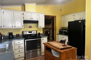 193 Green Cove Rd, Bakersville, NC 28705 - Photo 8