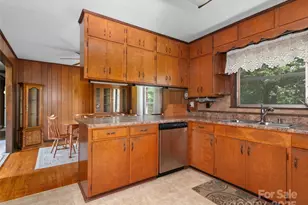 167 Panorama Dr, Franklin, NC 28734 - Photo 8