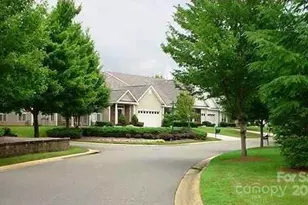 4492 Antelope Ln, Charlotte, NC 28269 - Photo 2