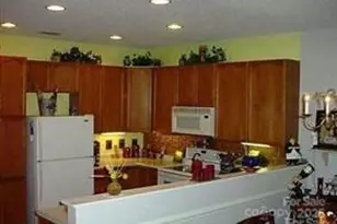 4492 Antelope Ln, Charlotte, NC 28269 - Photo 8