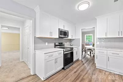 7528 Red Oak Lane, Charlotte, NC 28226 - Photo 16