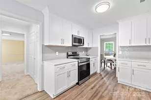 7528 Red Oak Ln, Charlotte, NC 28226 - Photo 16