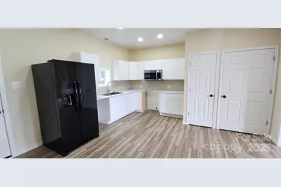 306 E Ratchford Avenue, Gastonia, NC 28054 - Photo 4