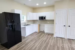 306 E Ratchford Ave, Gastonia, NC 28054 - Photo 4