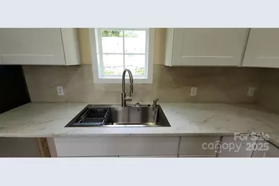 306 E Ratchford Avenue, Gastonia, NC 28054 - Photo 8