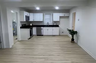 39 E White St, Chester, SC 29706 - Photo 4