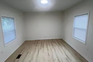 39 E White St, Chester, SC 29706 - Photo 14