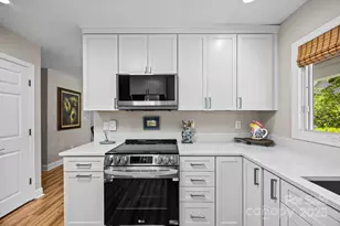 123 Carriage Walk Ln, Hendersonville, NC 28791 - Photo 10