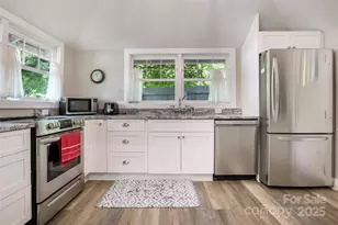 22 Moore Cir, Black Mountain, NC 28711 - Photo 8