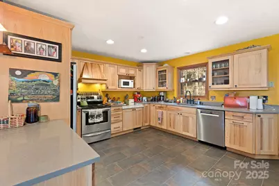 23 Hunting Lodge Drive, Black Mountain, NC 28711 - Photo 10