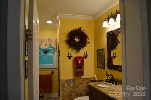 394 Hummingbird Ln, Elk Park, NC 28622 - Photo 30