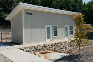 10525 Albemarle Rd, Charlotte, NC 28227 - Photo 1