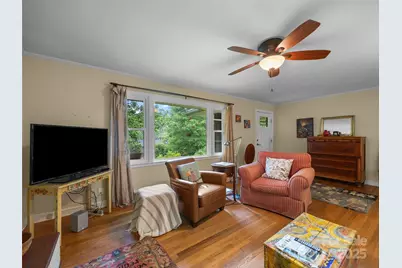 107 Edgehill Road, Hendersonville, NC 28739 - Photo 32