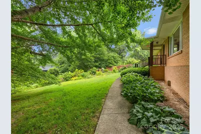 107 Edgehill Road, Hendersonville, NC 28739 - Photo 12