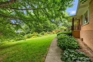 107 Edgehill Rd, Hendersonville, NC 28739 - Photo 12