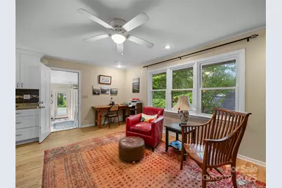 107 Edgehill Road, Hendersonville, NC 28739 - Photo 22