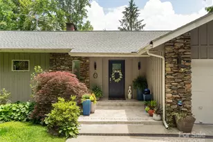 30 W Fairway Dr, Etowah, NC 28729 - Photo 2