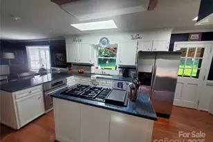 2104 Farmbrook Dr, Statesville, NC 28625 - Photo 10