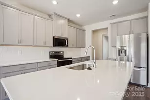 135 Satchel Ct, Mooresville, NC 28115 - Photo 4