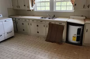 423 Tot Dellinger Rd, Cherryville, NC 28021 - Photo 4