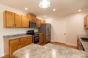 35 Sydney Ln, Asheville, NC 28806 - Photo 18