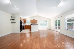 29 Honey Hollow Ln, Fairview, NC 28730 - Photo 4