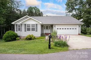 29 Honey Hollow Ln, Fairview, NC 28730 - Photo 1