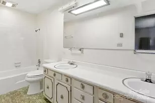 324 Whispering Hills Dr, Hendersonville, NC 28792 - Photo 20