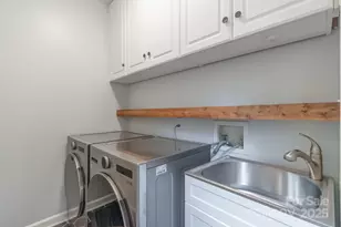 10418 Pullengreen Dr, Charlotte, NC 28277 - Photo 16