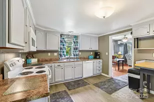 19 Lockman Rd, Maggie Valley, NC 28751 - Photo 14