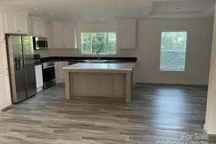 138 Zircon Dr, Statesville, NC 28625 - Photo 2