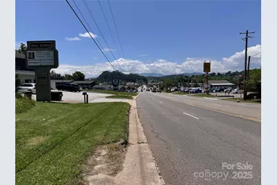 130 N 1st Street, Franklin, NC 28734 - Photo 2