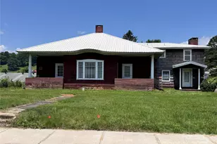 130 N 1st St, Franklin, NC 28734 - Photo 12