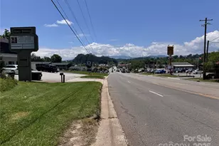 130 N 1st St, Franklin, NC 28734 - Photo 2