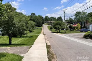 130 N 1st St, Franklin, NC 28734 - Photo 14