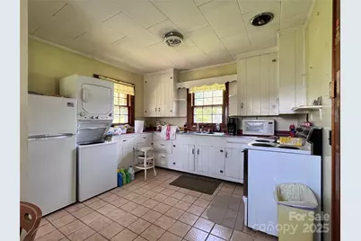 130 N 1st Street, Franklin, NC 28734 - Photo 28