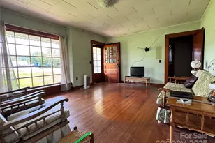 130 N 1st St, Franklin, NC 28734 - Photo 24