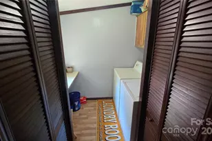 5832 Thompson Rd, Charlotte, NC 28216 - Photo 20