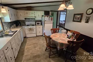 5832 Thompson Rd, Charlotte, NC 28216 - Photo 12