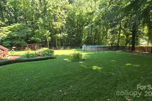 5832 Thompson Rd, Charlotte, NC 28216 - Photo 6