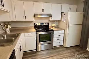 9606 Vinca Cir, Charlotte, NC 28213 - Photo 6