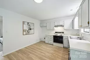 6115 Coltswood Ct, Charlotte, NC 28211 - Photo 18