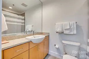 333 W Trade St, Charlotte, NC 28202 - Photo 10