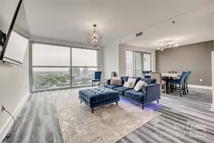 333 W Trade St, Charlotte, NC 28202 - Photo 2