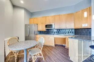 333 W Trade St, Charlotte, NC 28202 - Photo 32