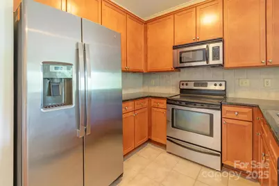 9 Kenilworth Knolls #211, Asheville, NC 28805 - Photo 4